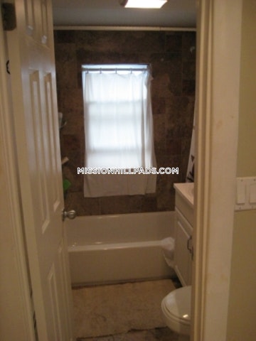 2 bed, 1 bath apartment for rent at 12 Shepherd Ave Unit 2, Mission Hill — photo 6 of 8