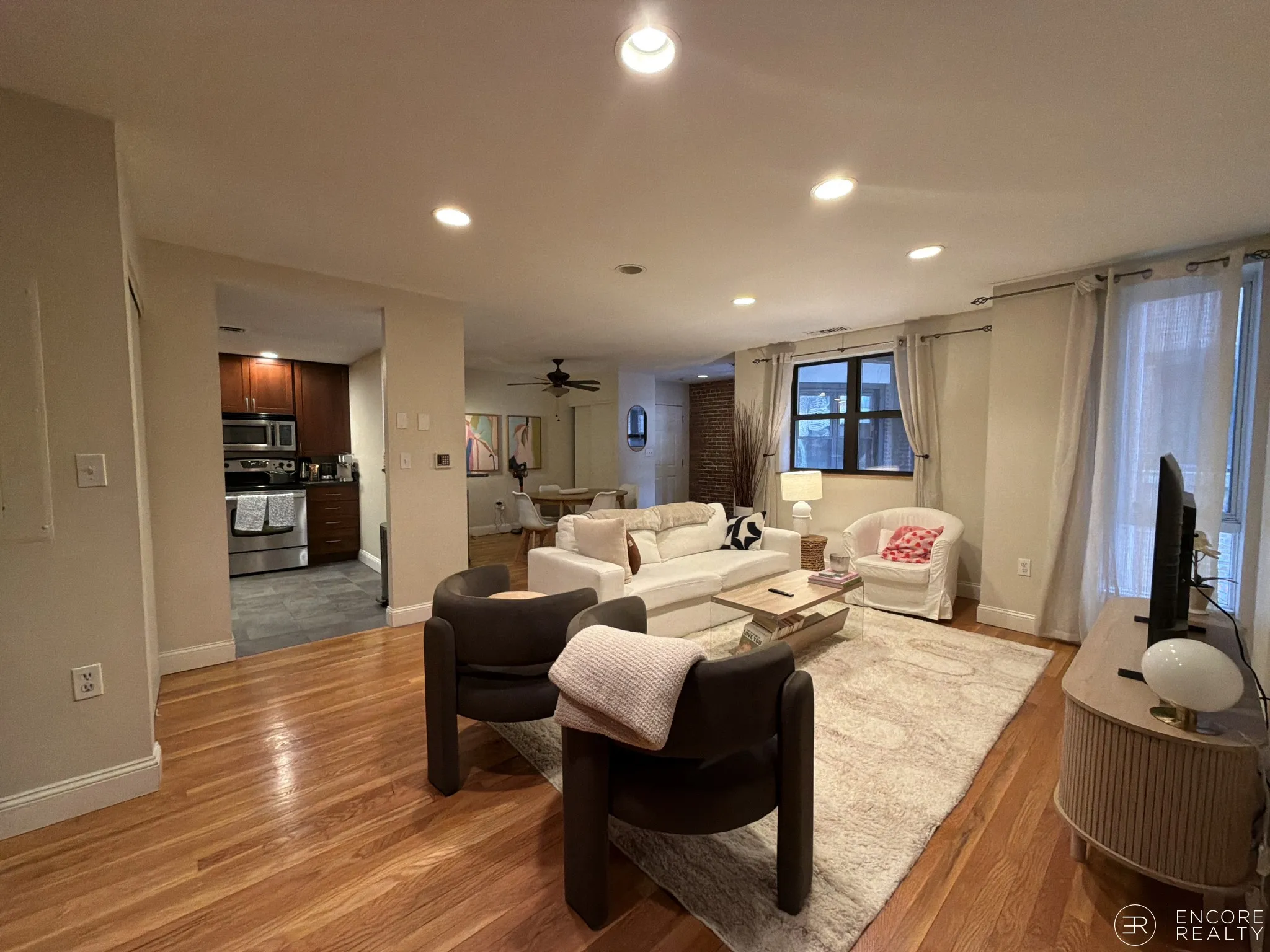 79 Gainsborough St, Fenway