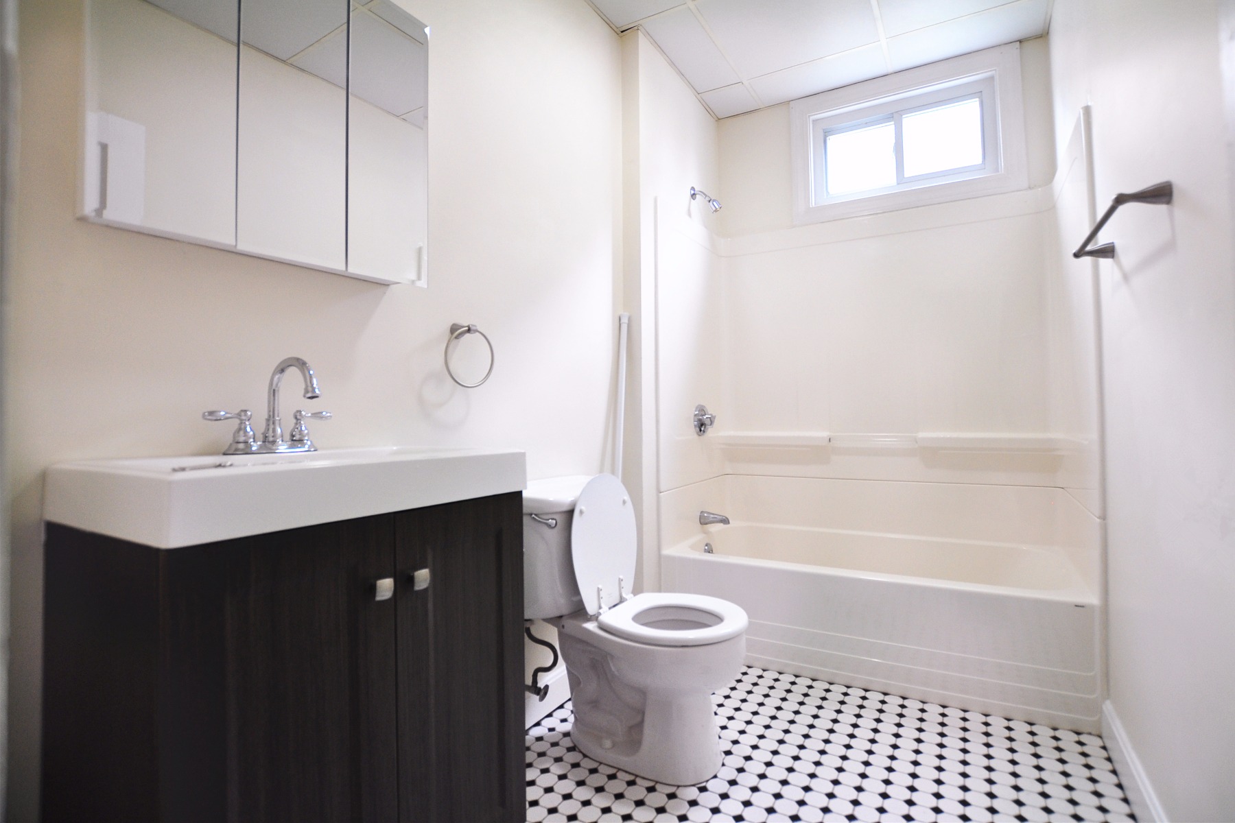 3 bed, 1 bath apartment for rent at 756 Saratoga St Unit 1, East Boston — photo 8 of 23