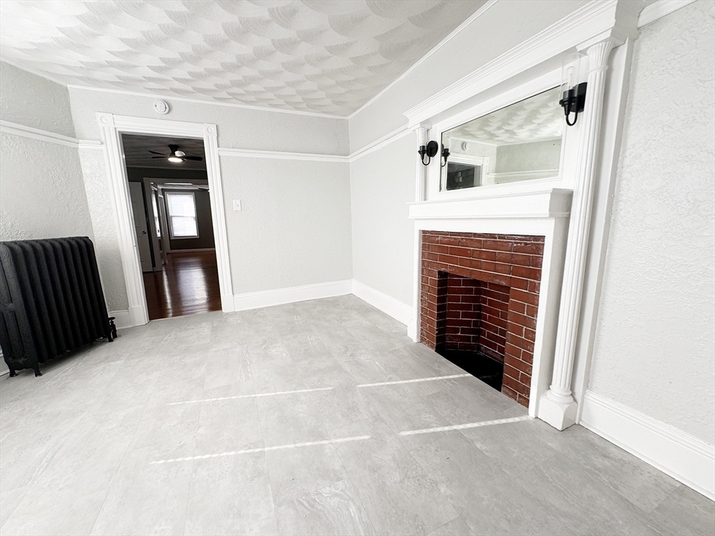 19 Saratoga St, East Boston