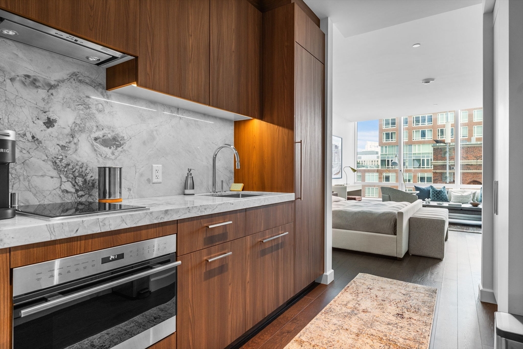 430 Stuart St, Back Bay