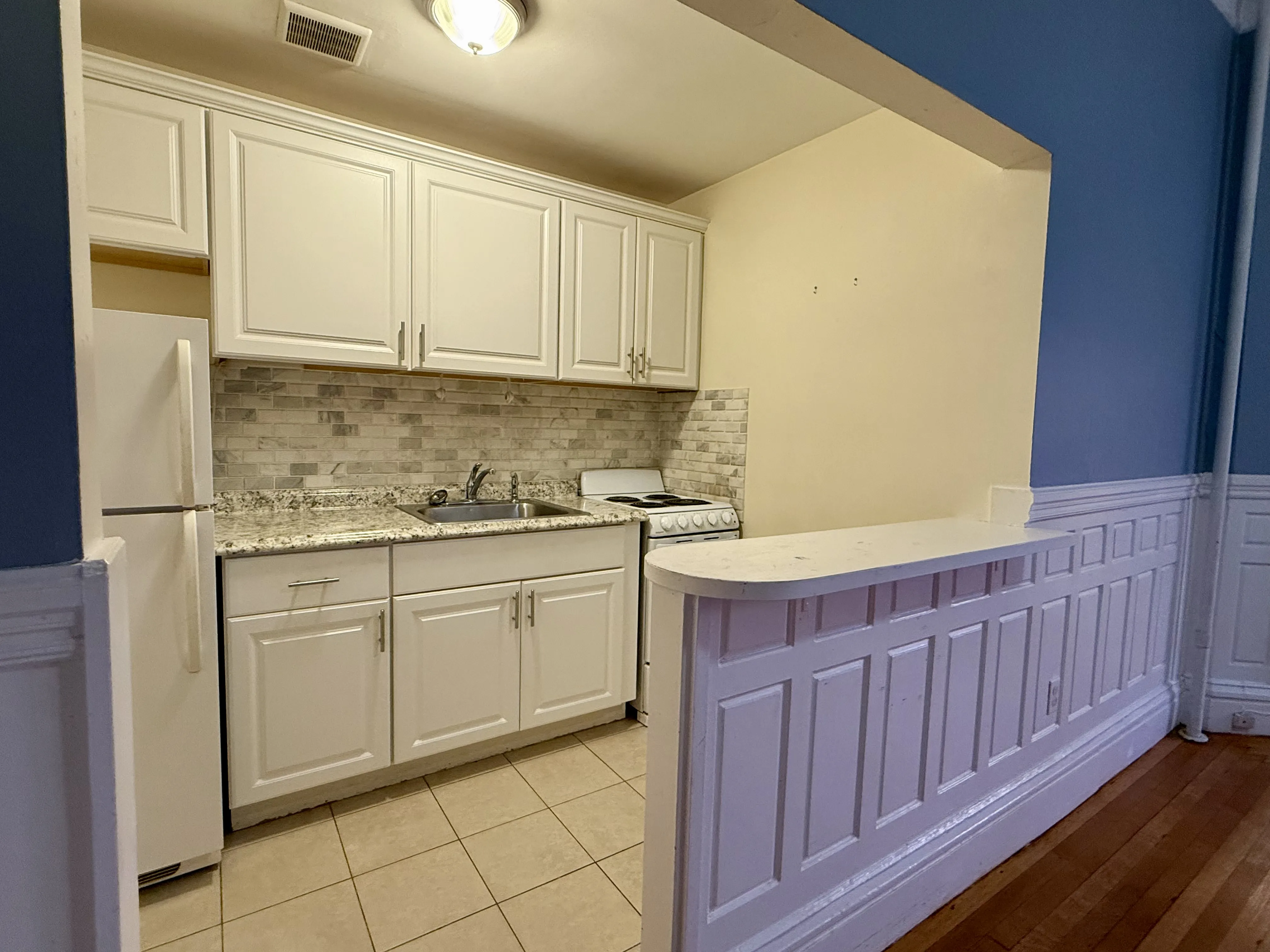 295 Newbury St, Back Bay