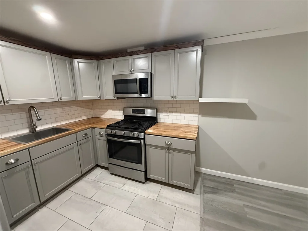 176 Court St, Downtown