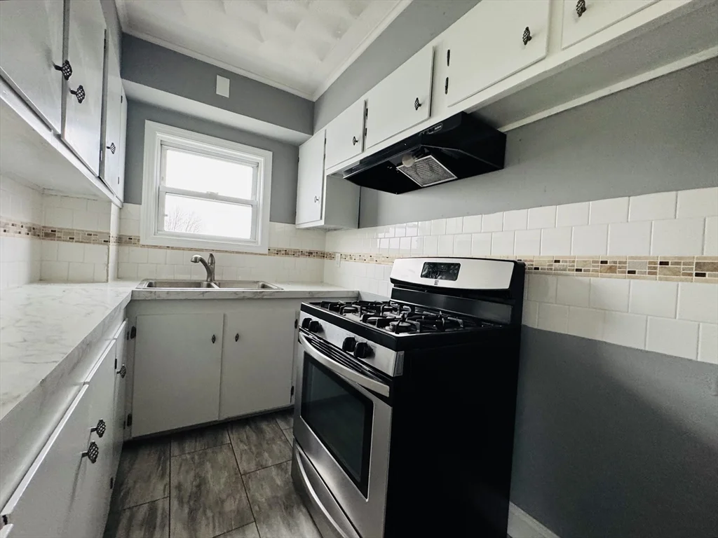 166 Bradford Ave, Fall River