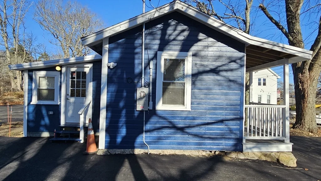 825 Scenic Hwy, Bourne