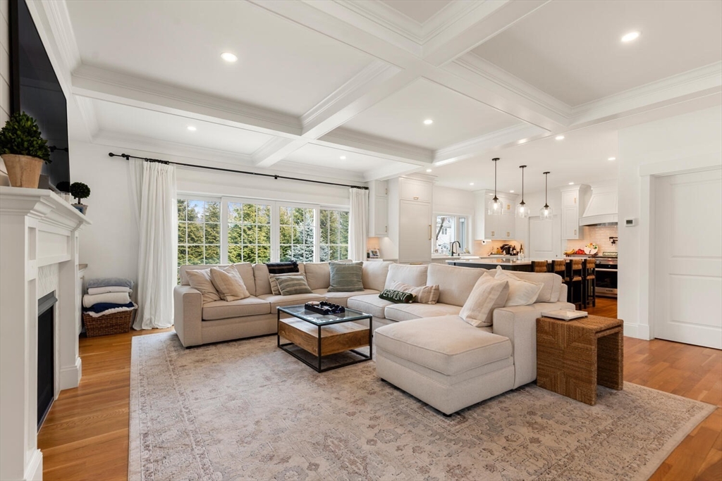 40 Foley Beach Rd, Hingham