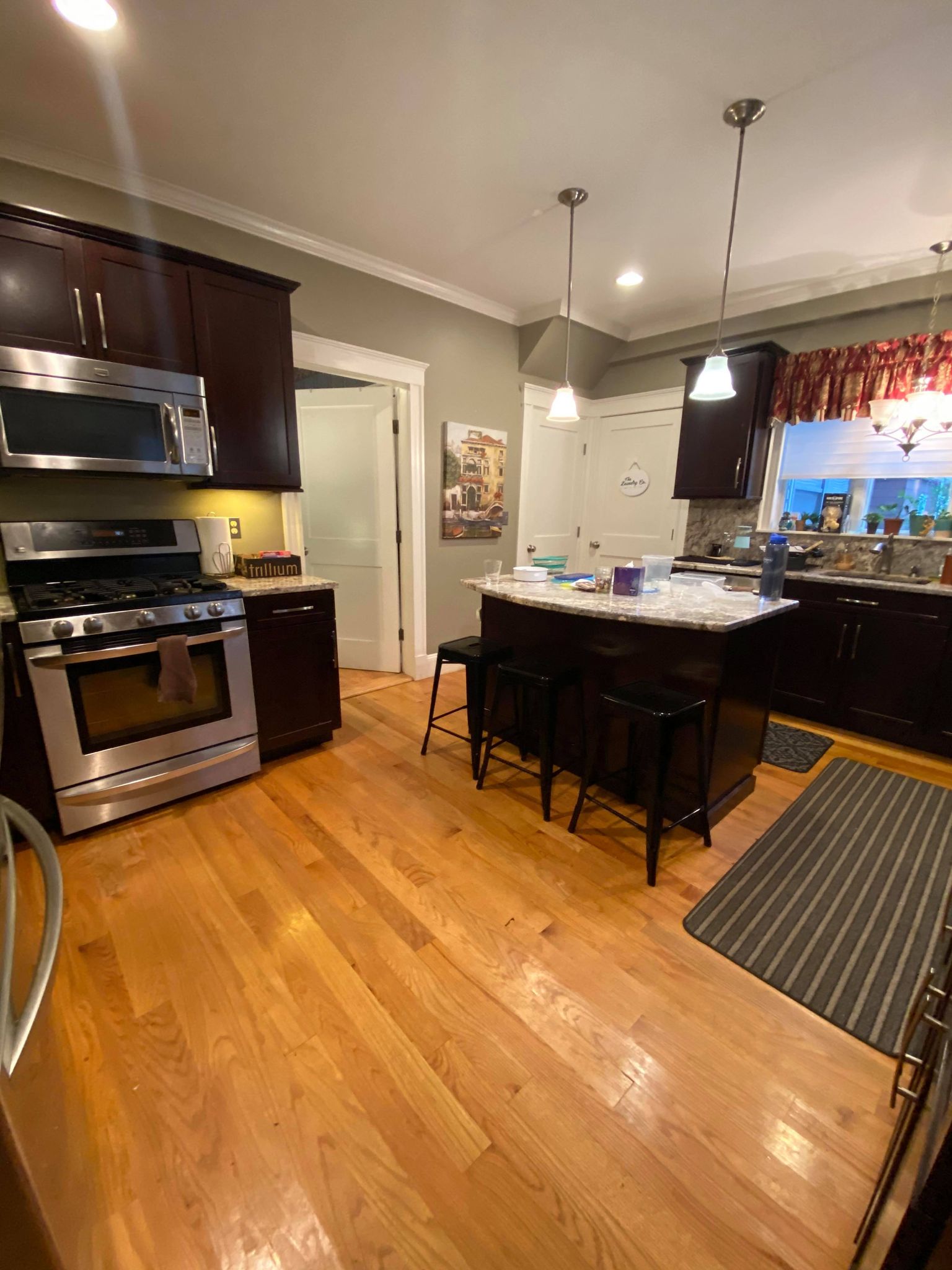 3 bed, 1 bath apartment for rent at 10 Boston Ave Unit 1, Davis Square — photo 1 of 8