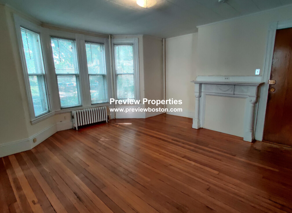 381 Harvard St, Mid Cambridge