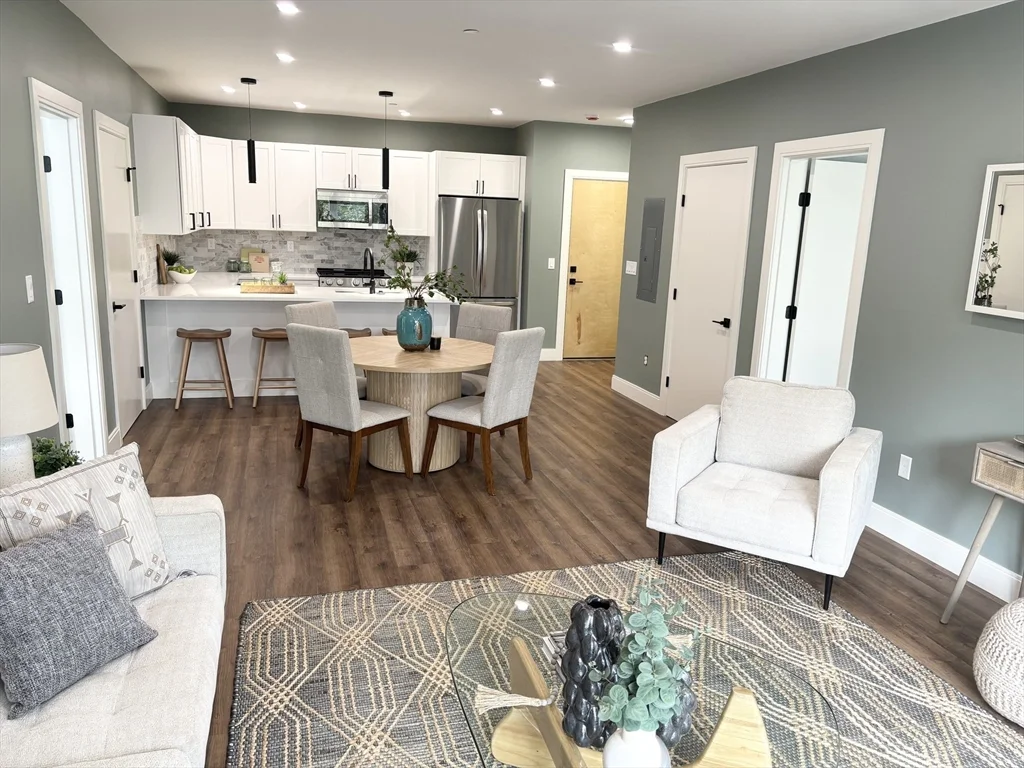 1391 Main St, Walpole