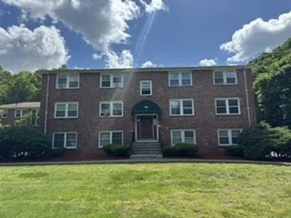 180 Tyngsboro Rd, Chelmsford