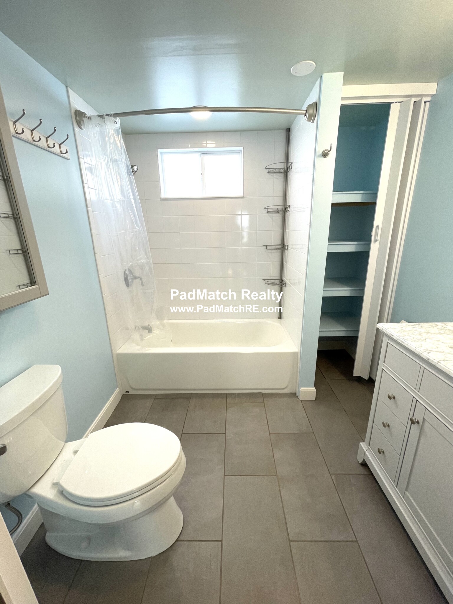 2 bed, 1 bath apartment for rent at 2319 Centre St Unit 1, West Roxbury — photo 14 of 22