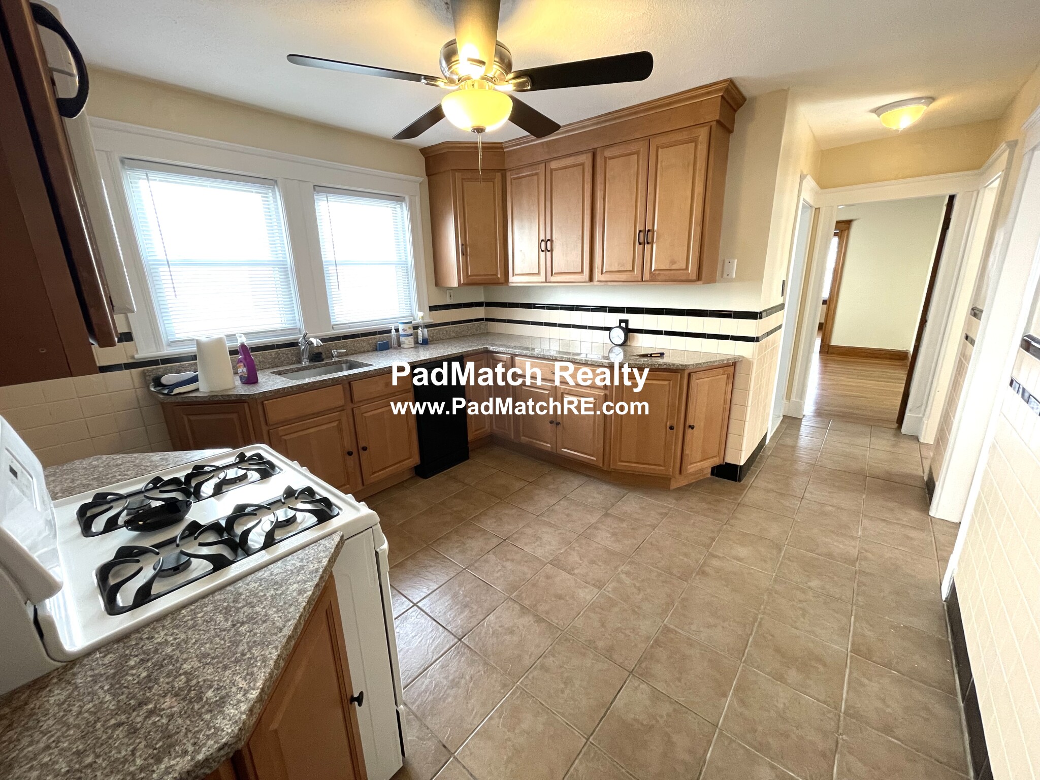 2 bed, 1 bath apartment for rent at 2319 Centre St Unit 1, West Roxbury — photo 11 of 22