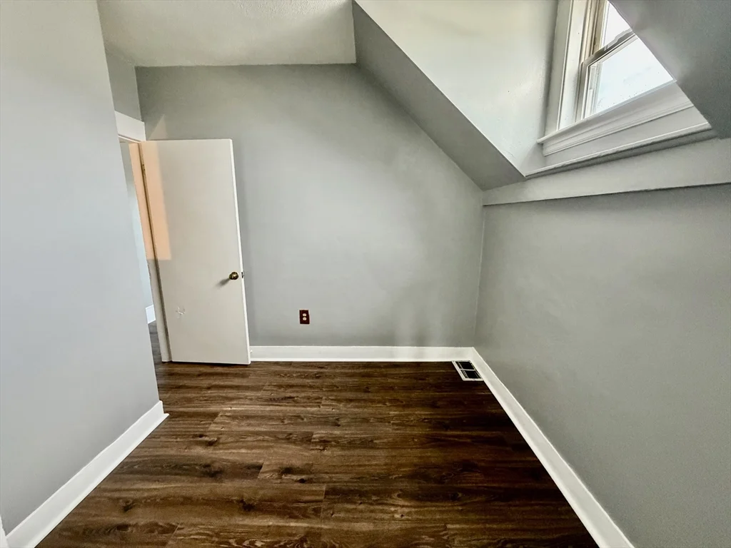 86 Maplewood Ave, Gloucester