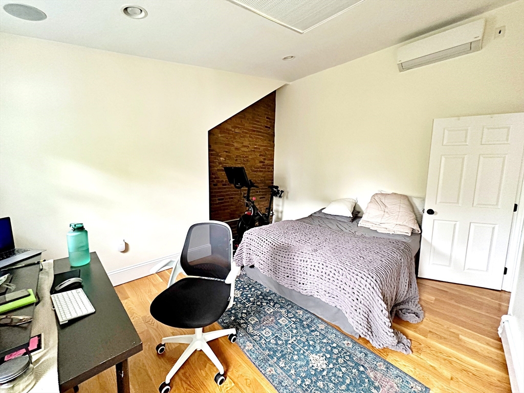 187 Everett St, East Boston