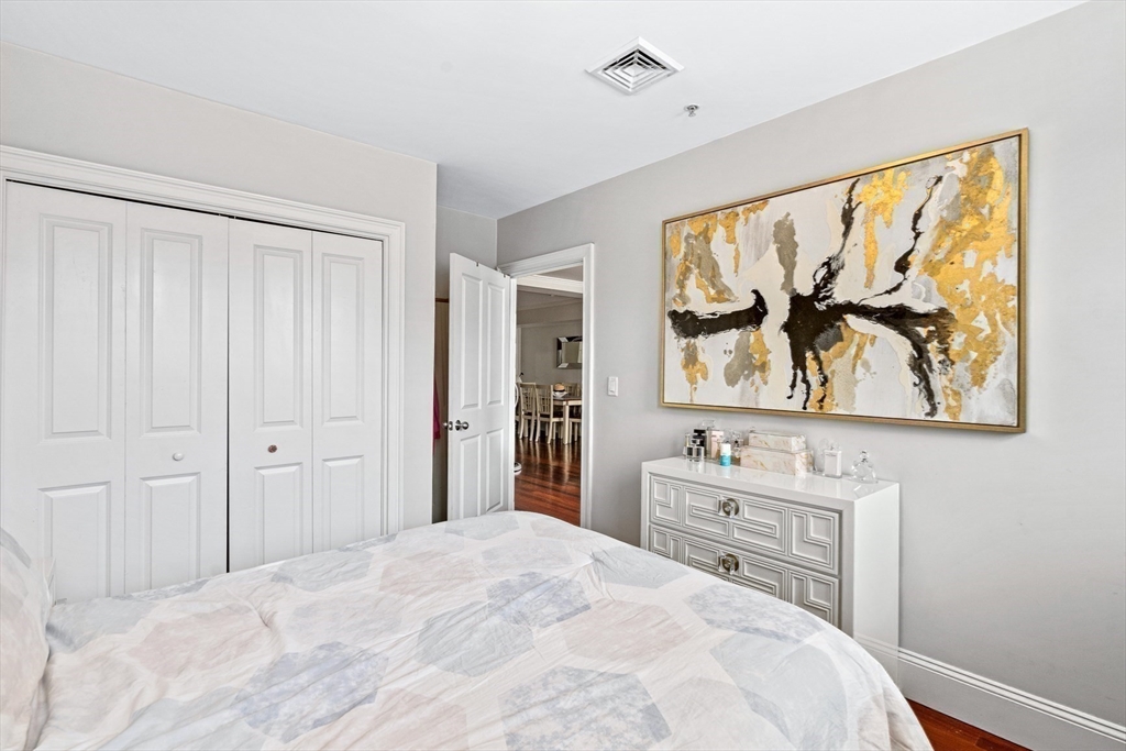 440 Commercial St, Waterfront