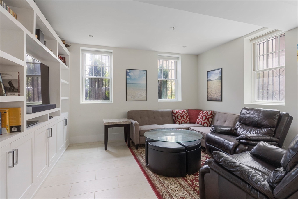 7 Ballord Pl, Riverside