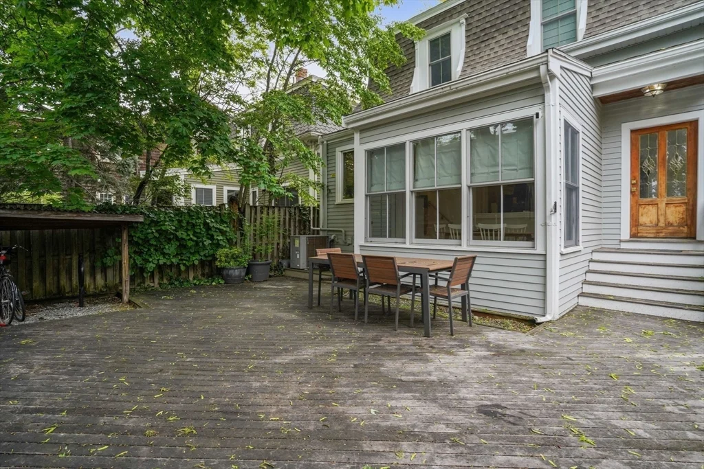 8 Florence St, Cambridgeport