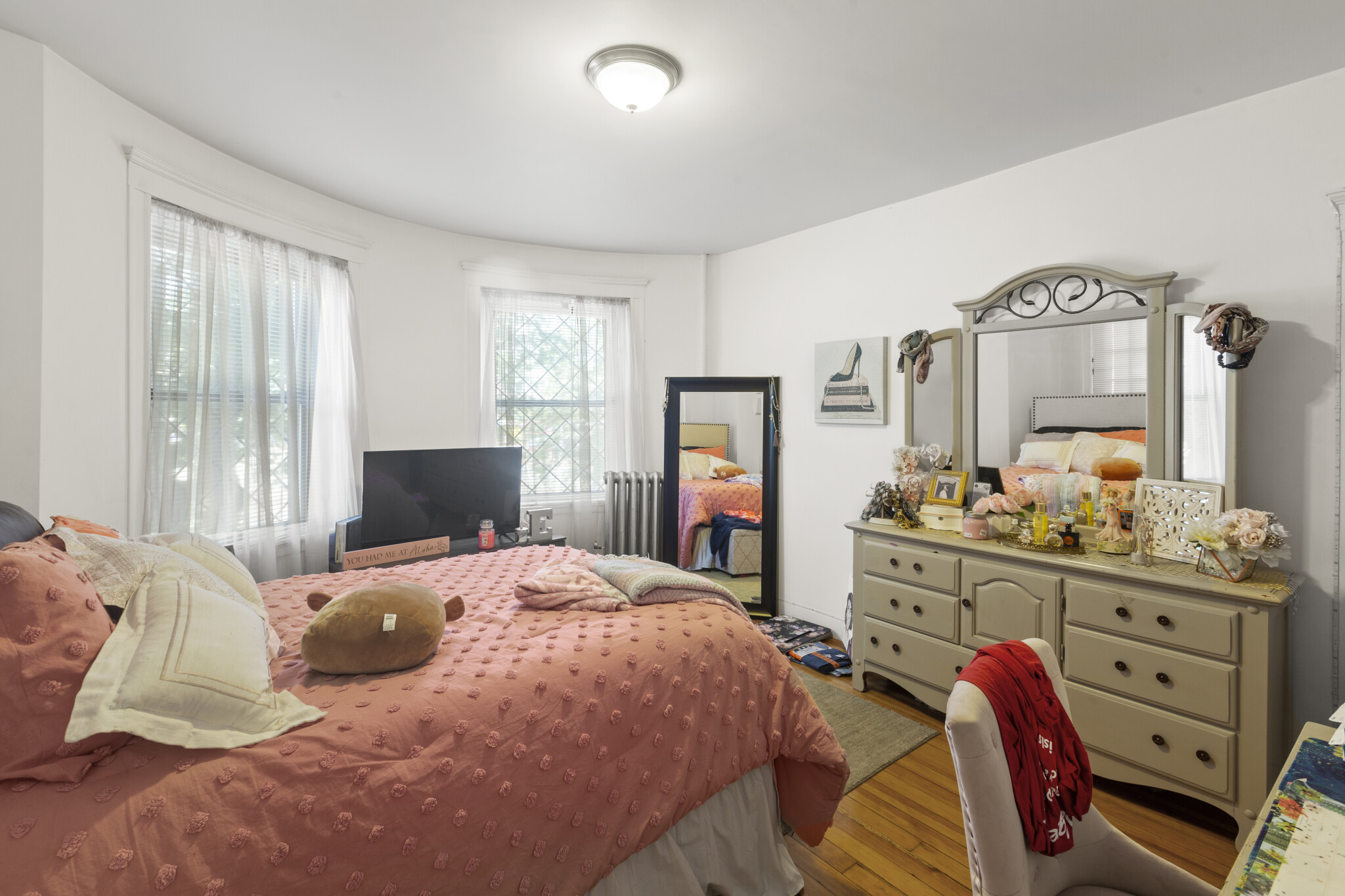 1462 Commonwealth, Brighton