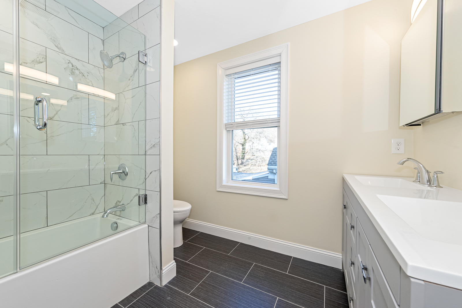 7 bed, 4+ bath apartment for rent at 232 Fulton St Unit 0, Medford — photo 2 of 3