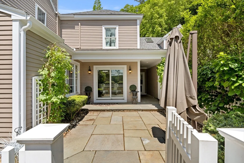 452 Main St, Amesbury