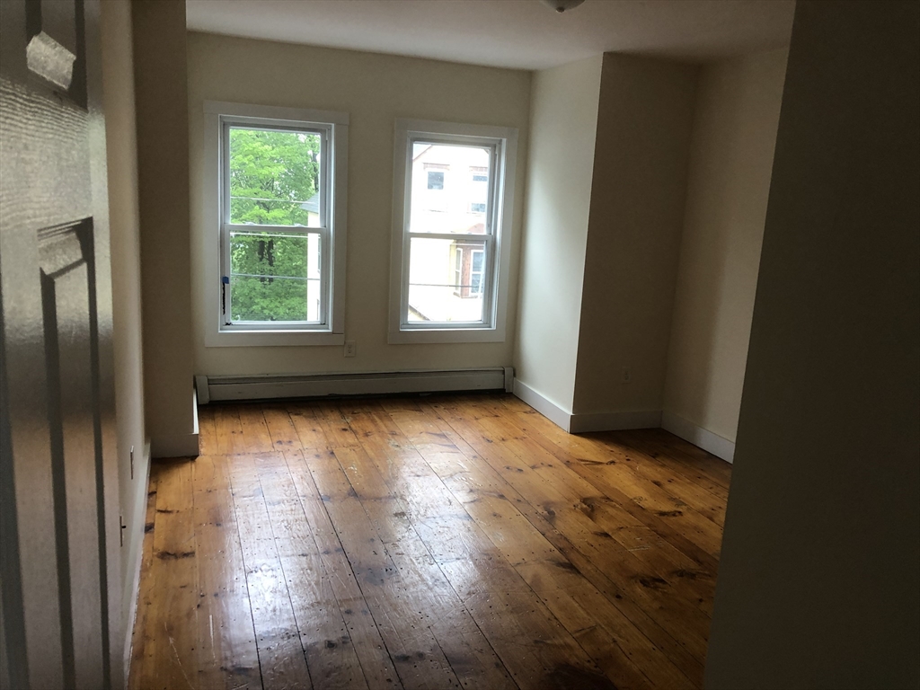 66 Pacific St, Fitchburg