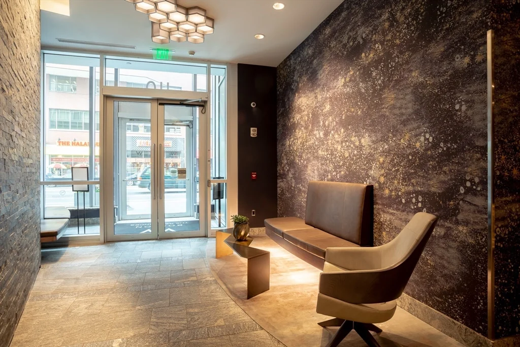 110 Stuart St, Back Bay