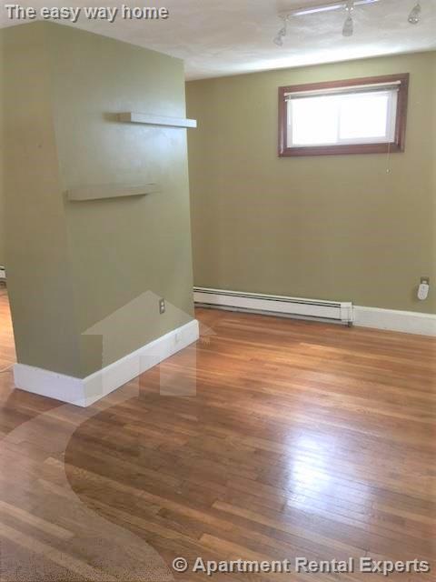 8 Pleasant St, Medford Square