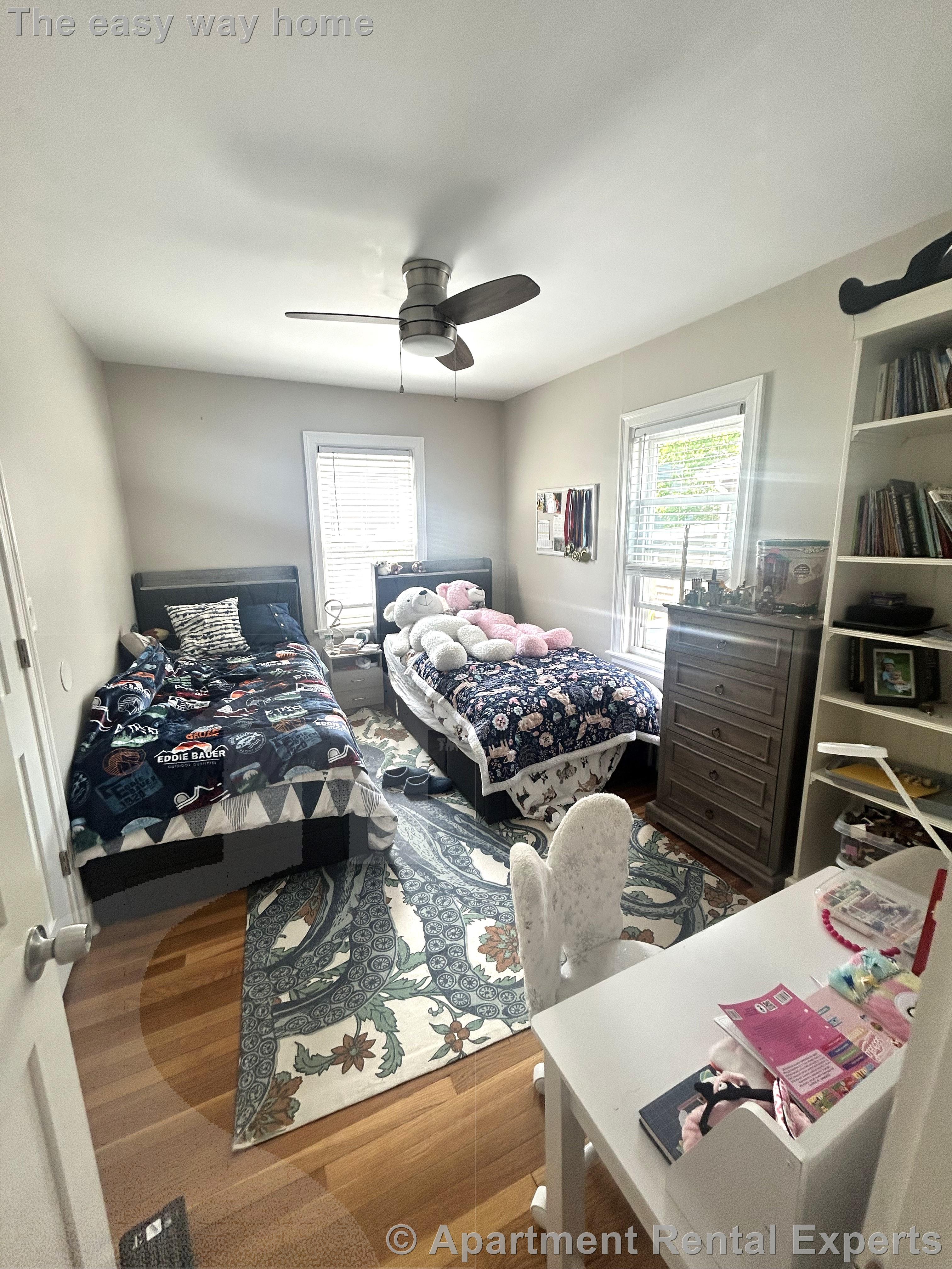 8 Fisk Ave, Magoun Square