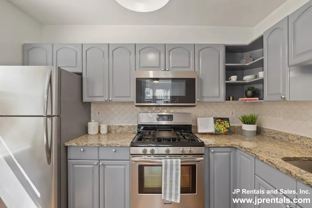 19 Norfolk St, Roxbury