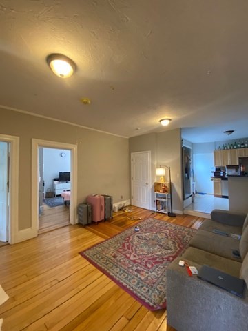 10 Glenville Ave, Allston