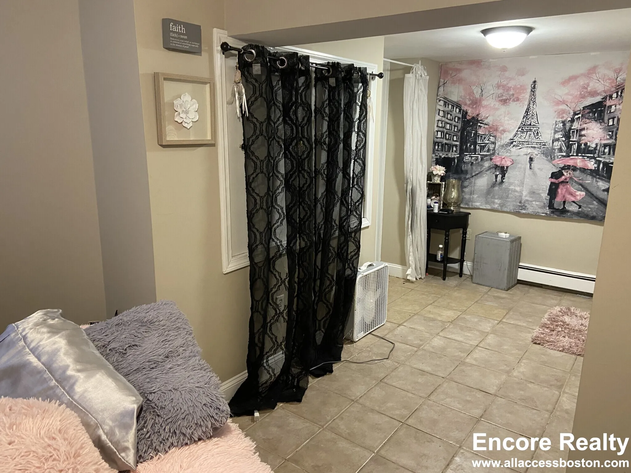 8 Sunset St, Mission Hill