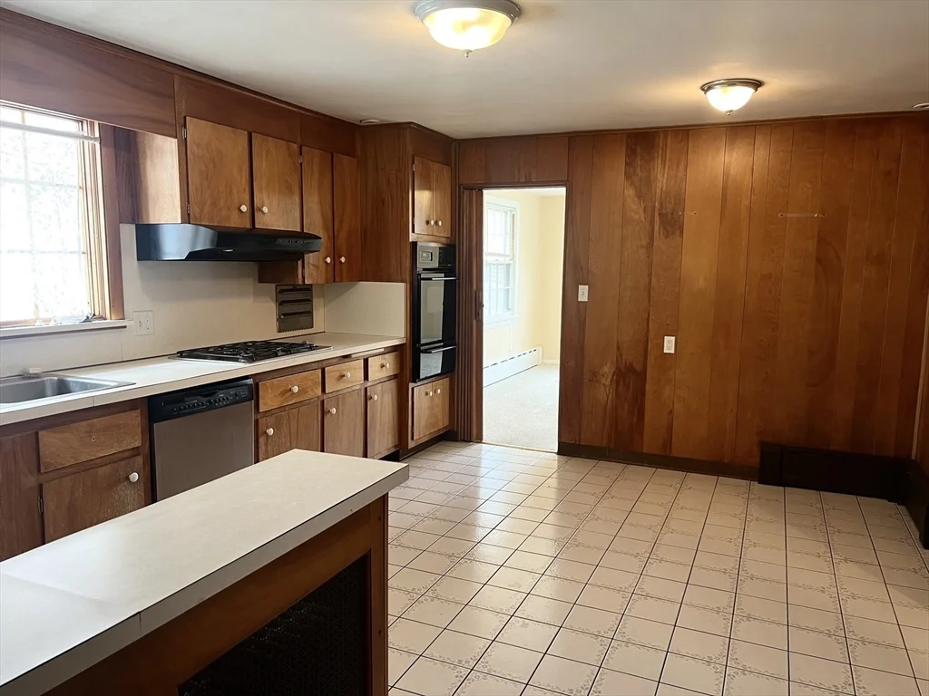 373 Winthrop St, Winthrop