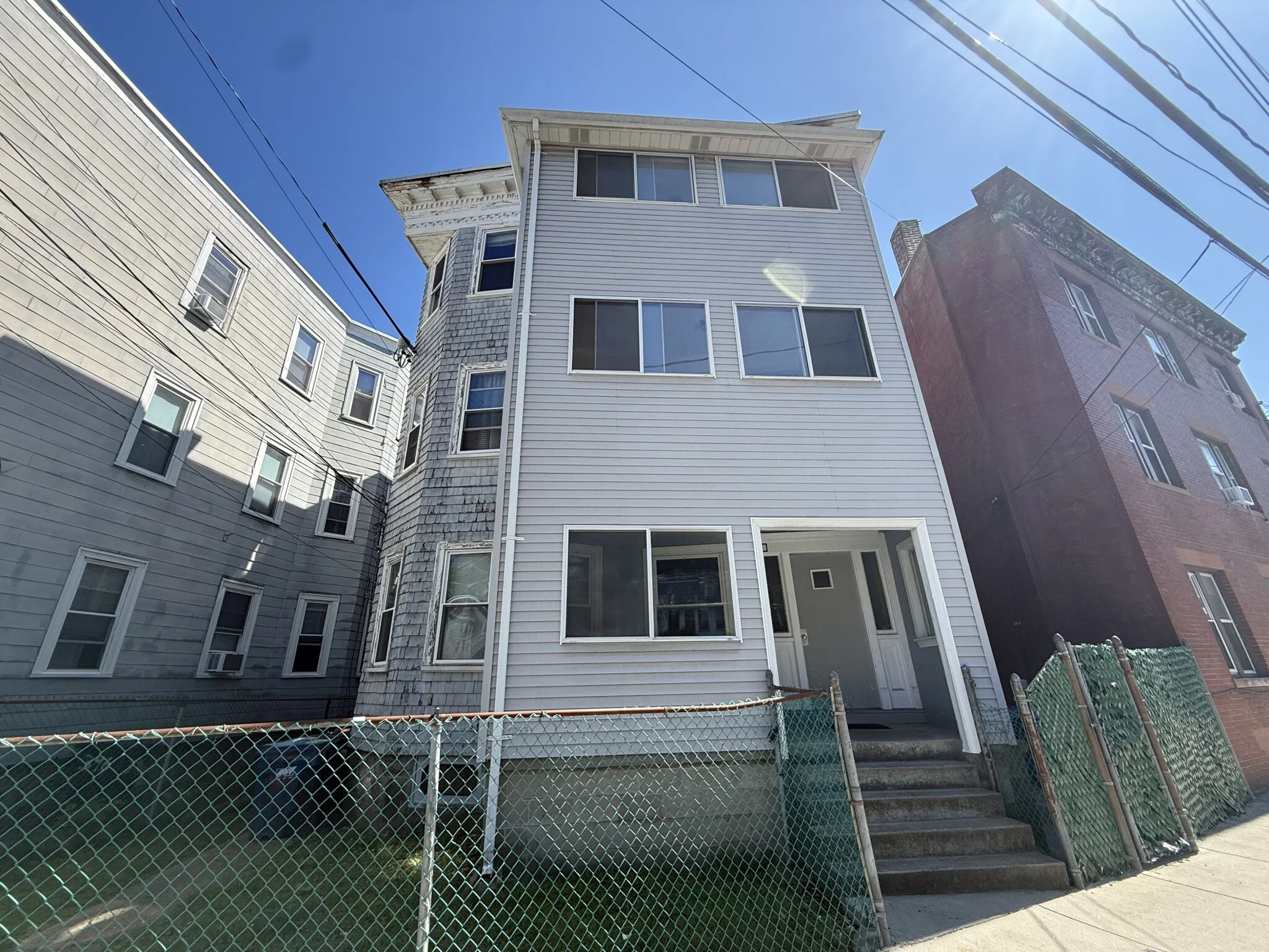 348 Faneuil St, Oak Square