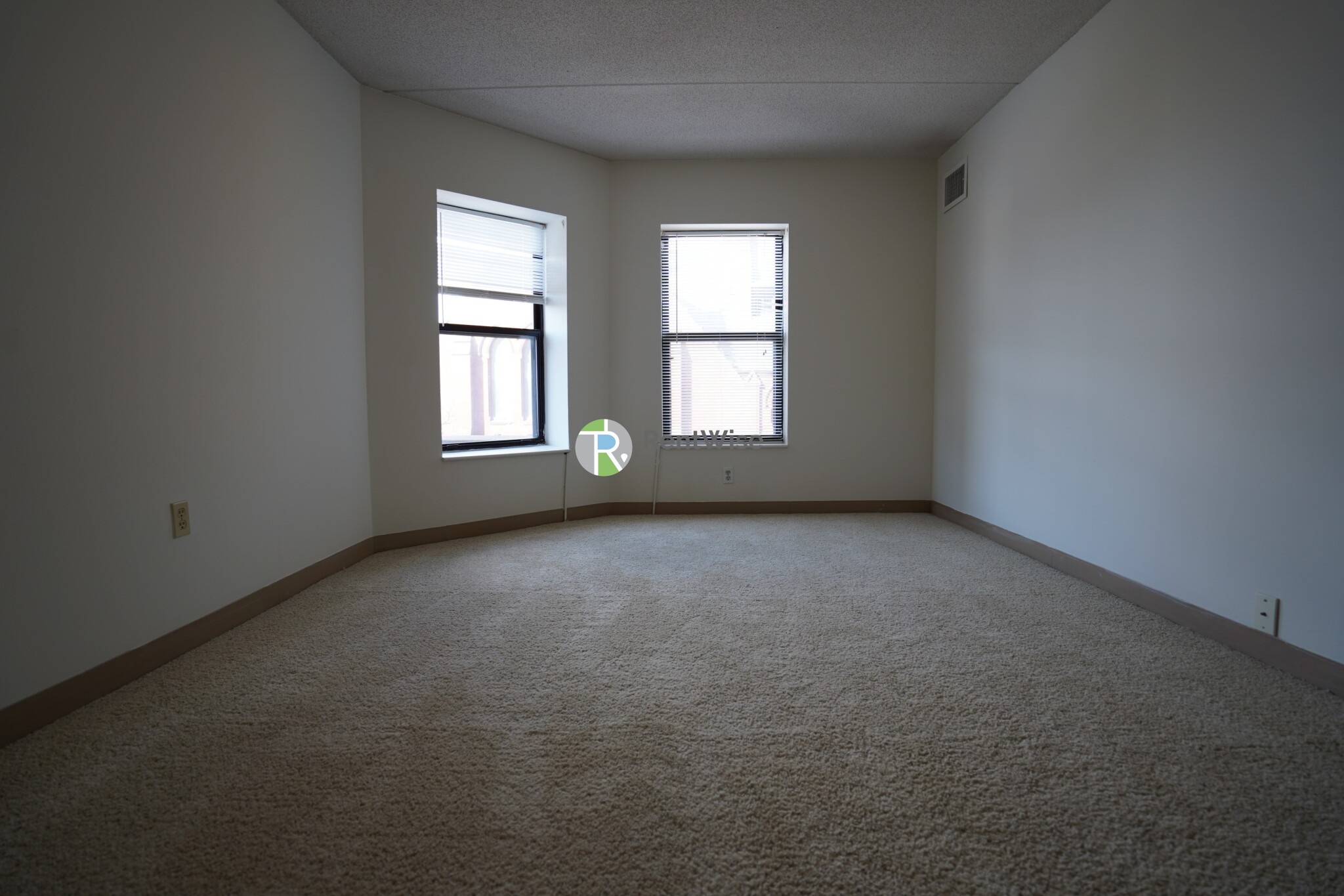 10 Magazine St, Cambridgeport