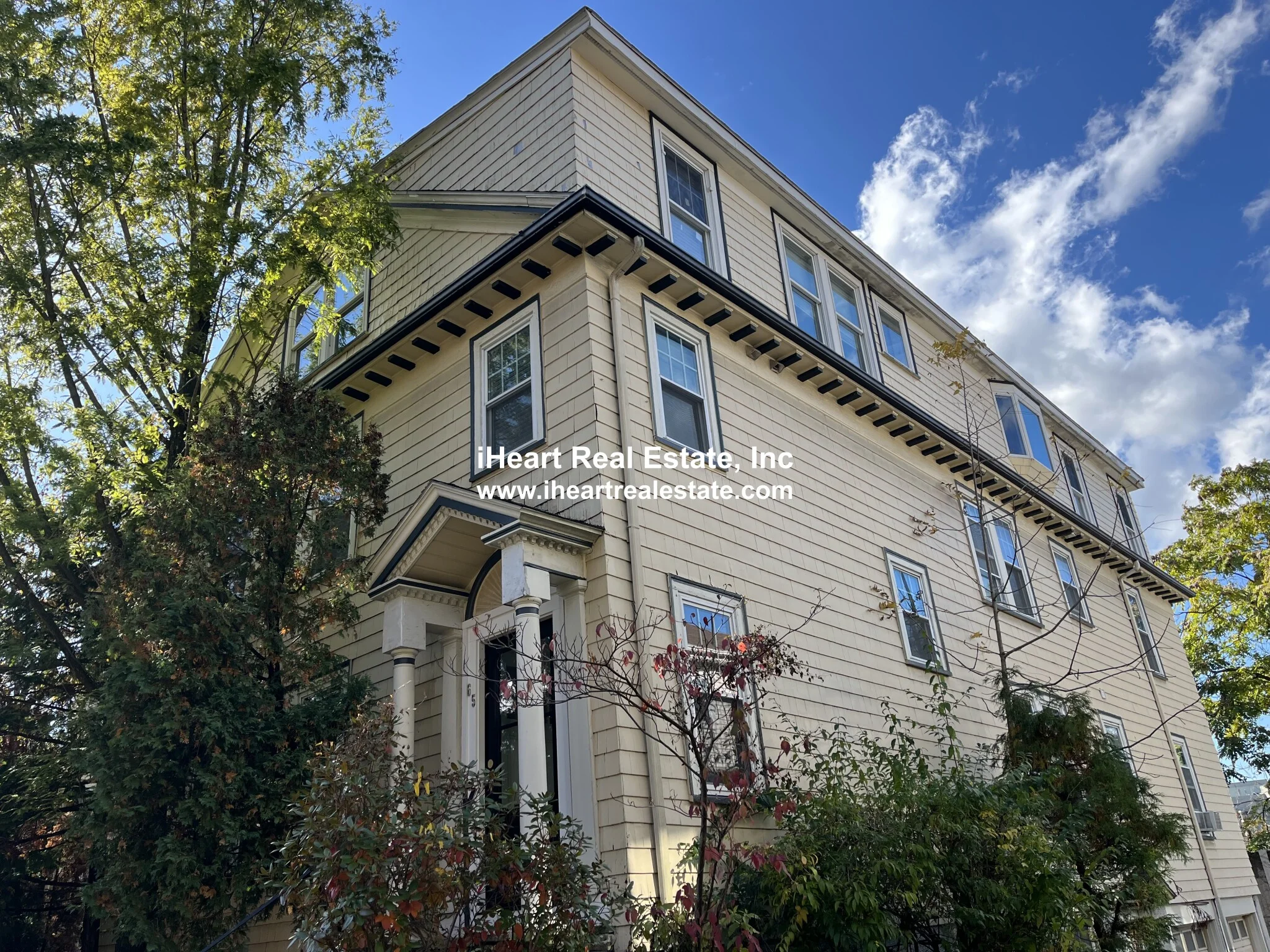 65-67 Saint James Circle, Hunnewell Hill