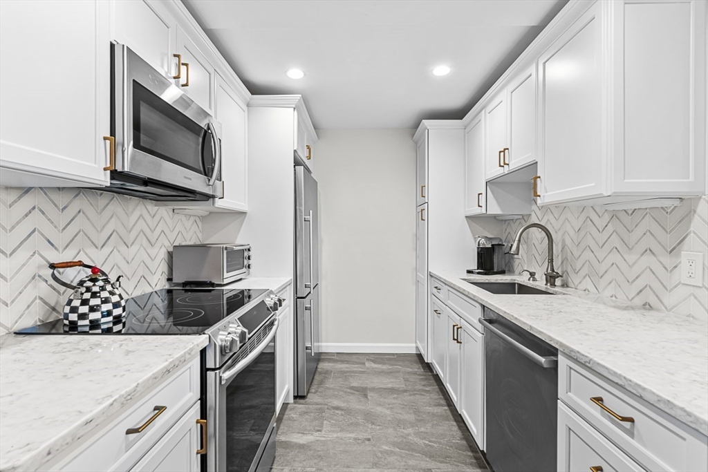 357 Commercial St, Waterfront