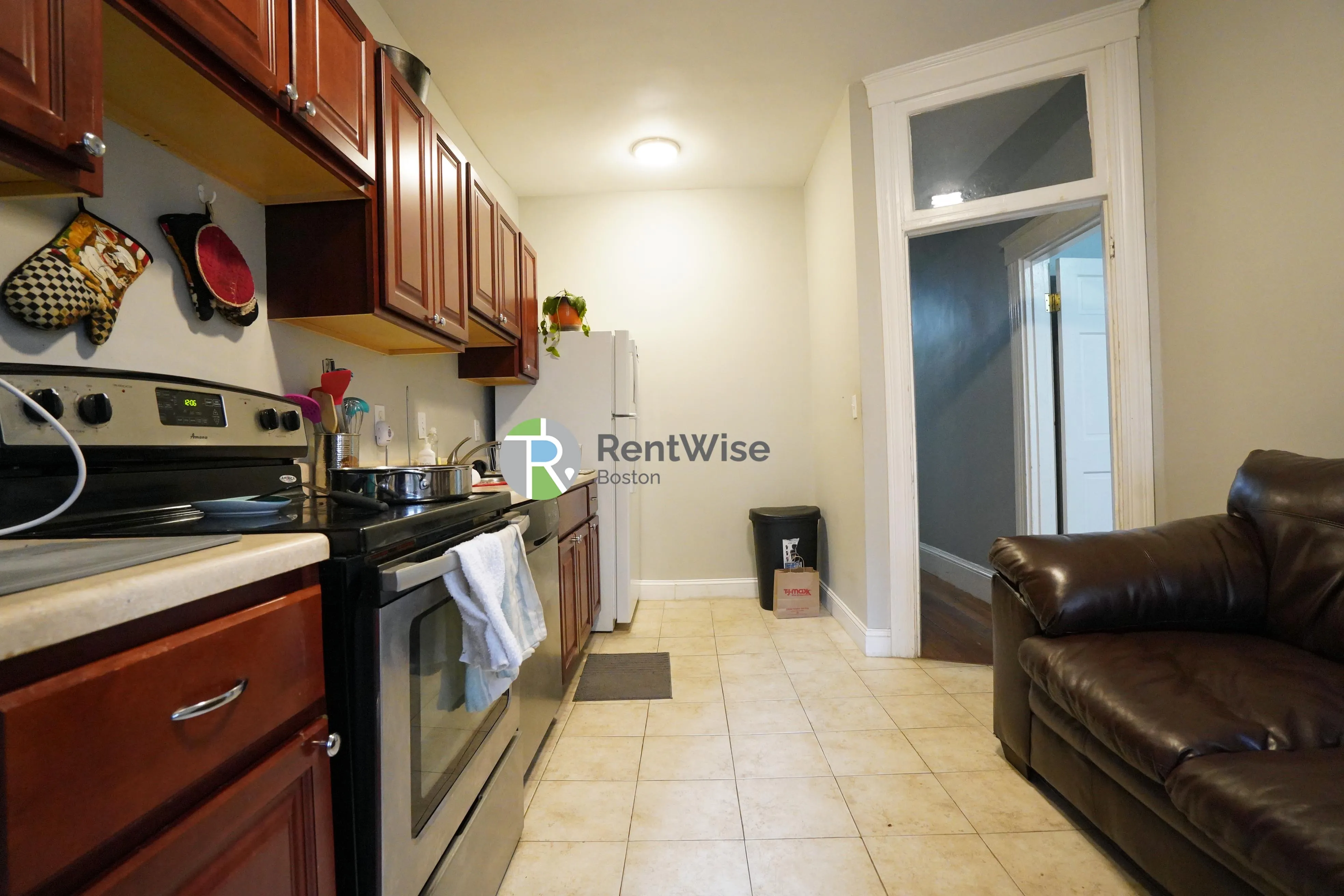 1379 Commonwealth Ave, Brighton