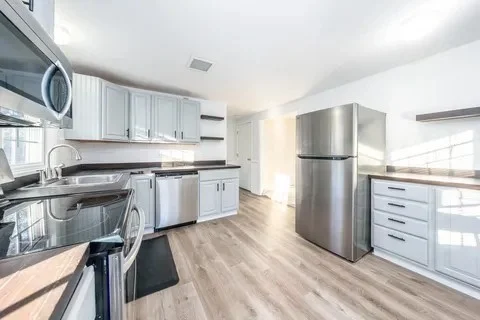 14 Old Mayfair Rd, Dennis