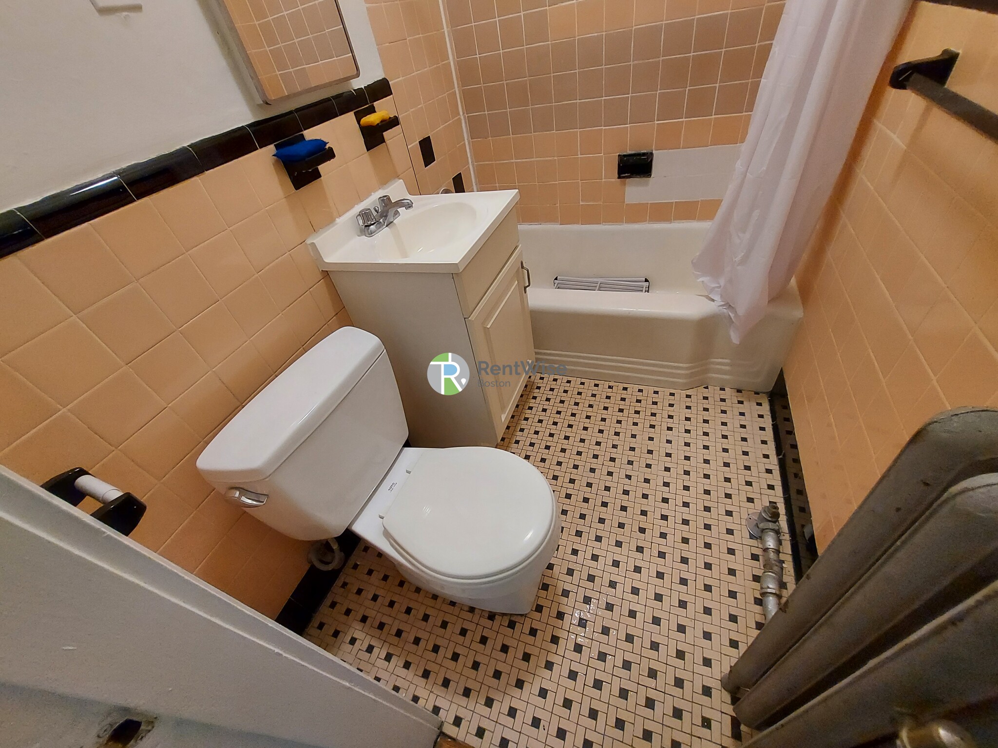 56 Gardner St, Allston