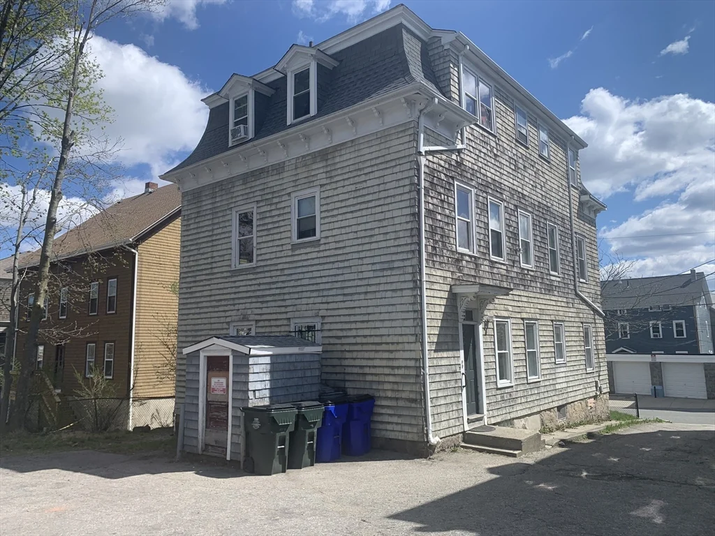 549 Fourth St, Fall River