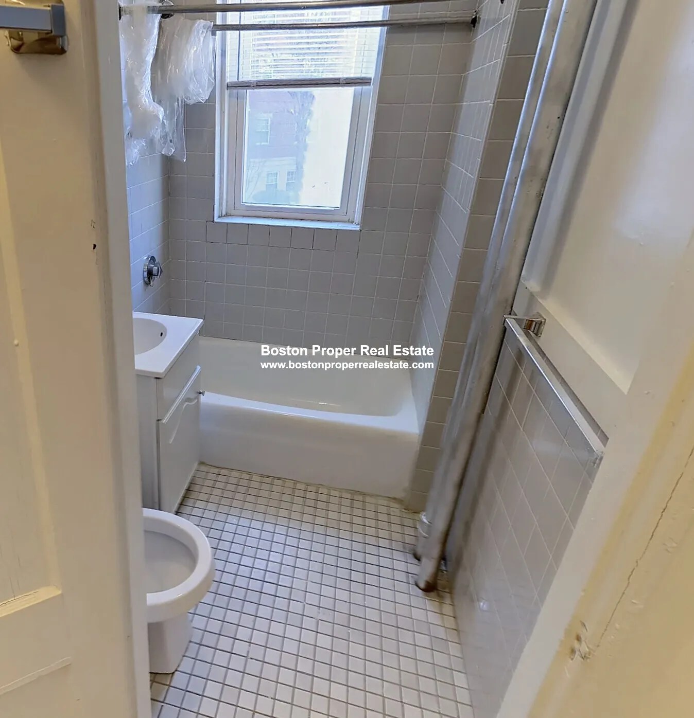 137 Park Dr, Fenway