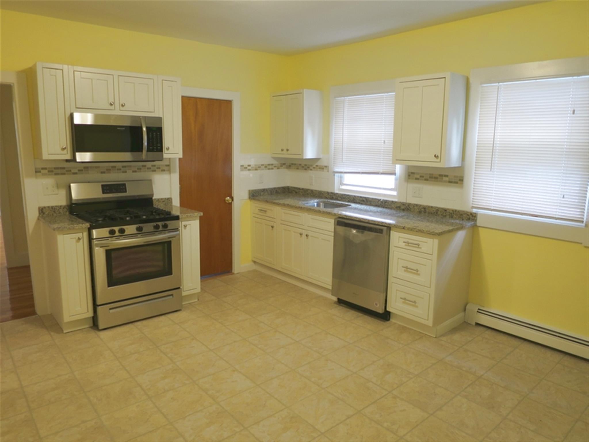 3 bed, 1 bath apartment for rent at 31 Jay St Unit 2, Davis Square — photo 1 of 12