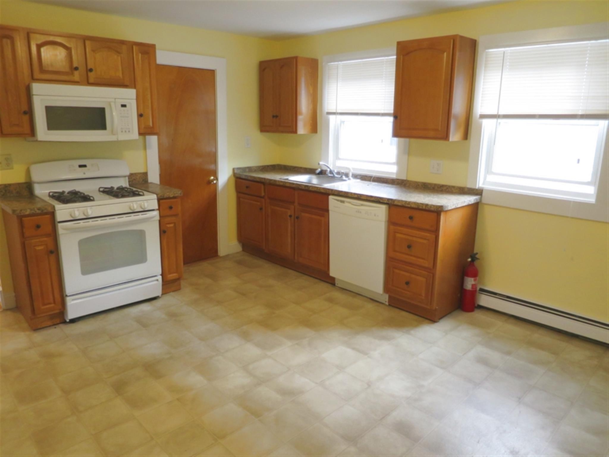 3 bed, 1 bath apartment for rent at 31 Jay St Unit 3A, Davis Square