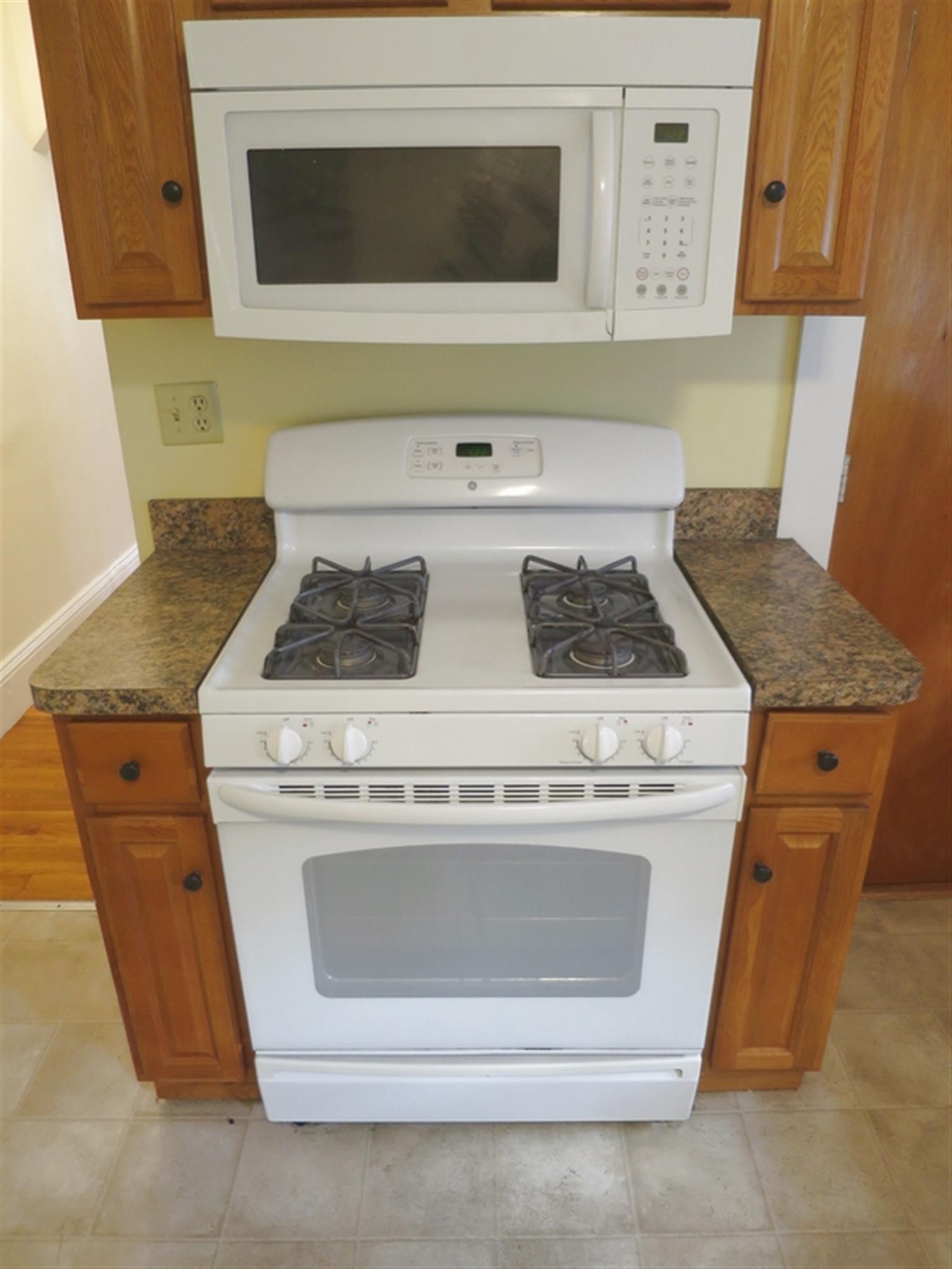3 bed, 1 bath apartment for rent at 31 Jay St Unit 3A, Davis Square — photo 2 of 12