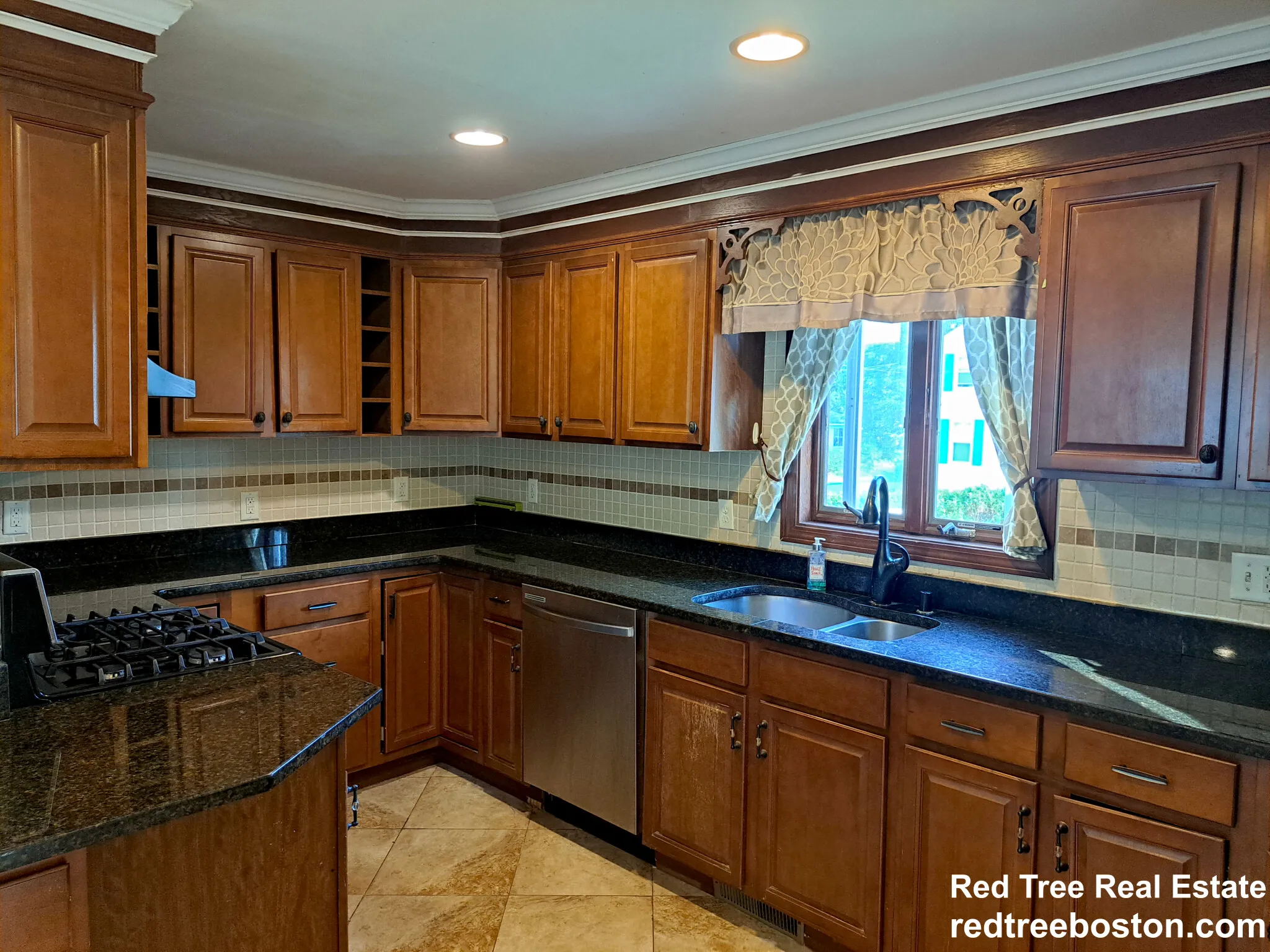 158 Baker St, West Roxbury