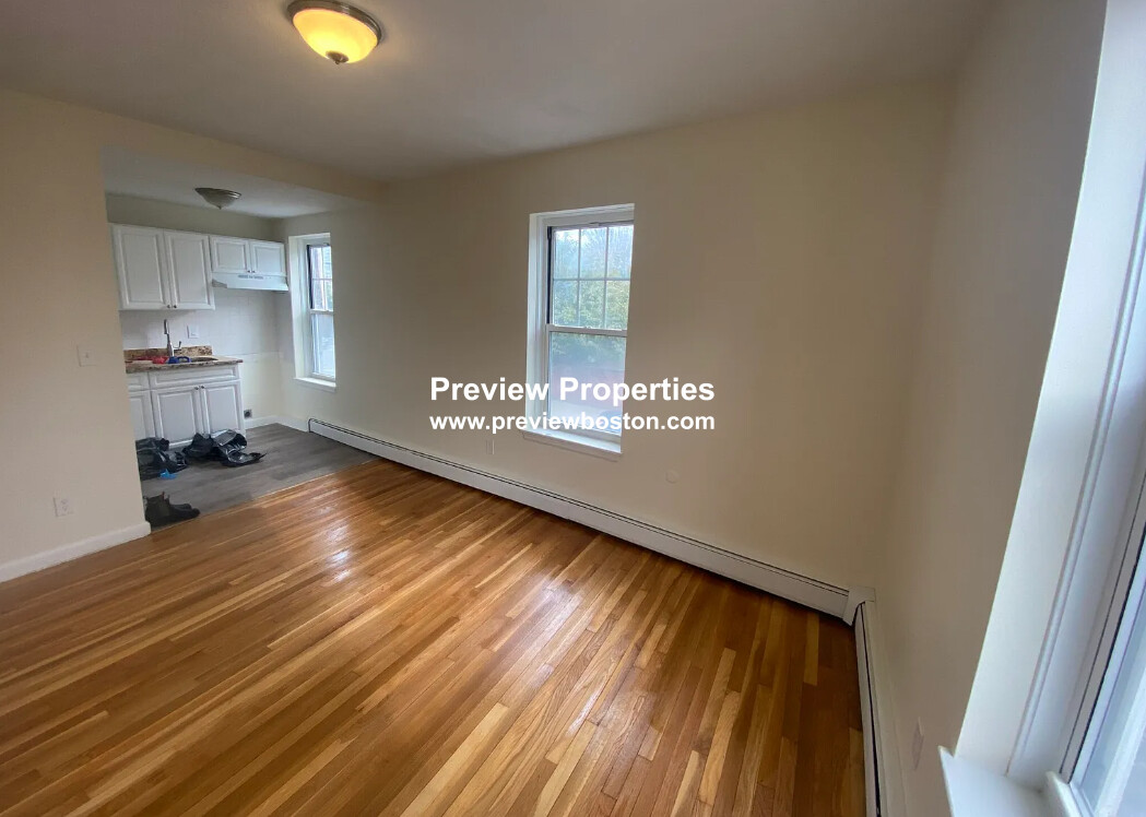 172 North Beacon St, Brighton