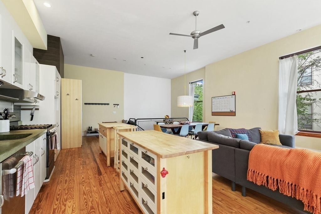 87 Brookside Ave, Jamaica Plain