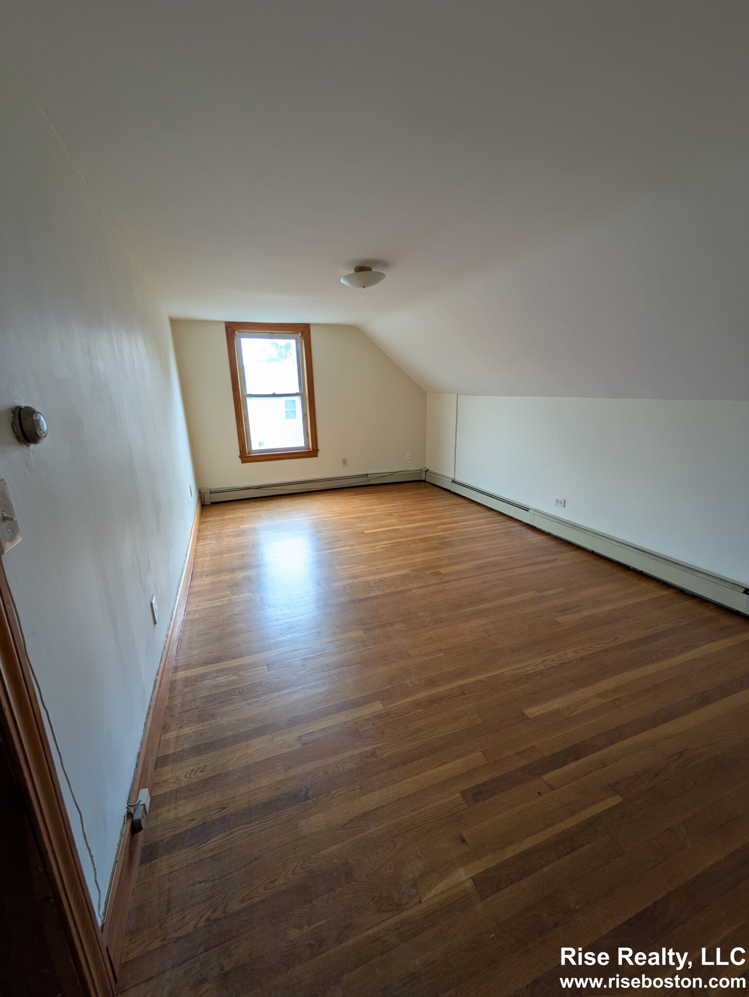 261 Lexington St, Watertown