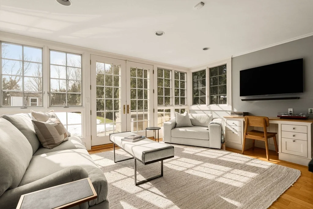 59 Harbor Ave, Marblehead Neck