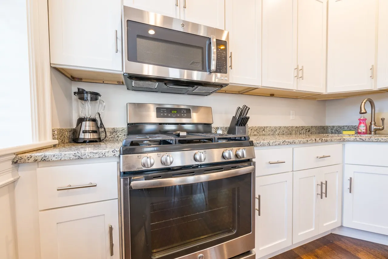 2044 Beacon Street Extension, Auburndale